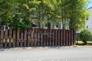 Perdana Lakeview West