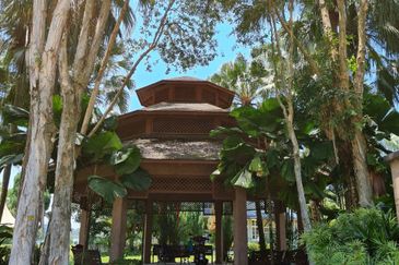 Perdana Lakeview West