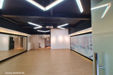 Taman Pinggiran Putra