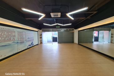 Taman Pinggiran Putra