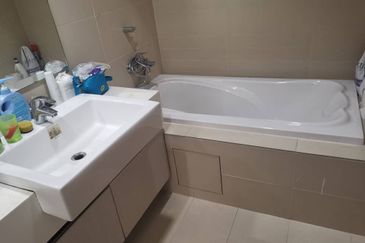 Royal Regent Sri Putramas III