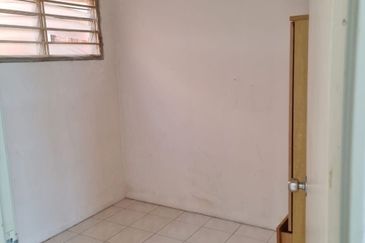 Seroja Apartment (Putra Perdana)