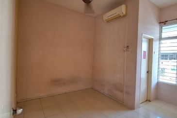 Want to sell Corner Unit Bandar Saujana Putra