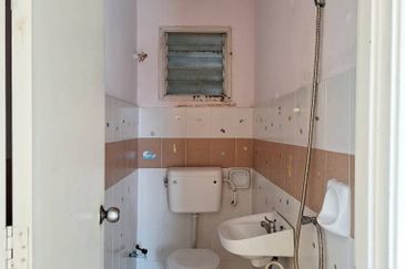 Want to sell Corner Unit Bandar Saujana Putra