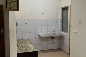 Want to sell apartment alpinia abadi residensi warnasari 3 