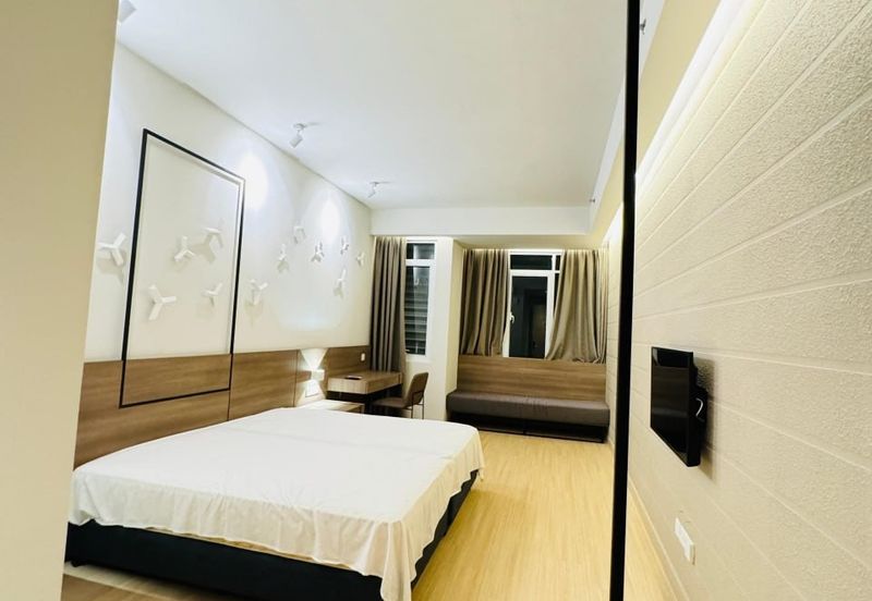 Want to sell nice unit Studio type windmill upon hills 