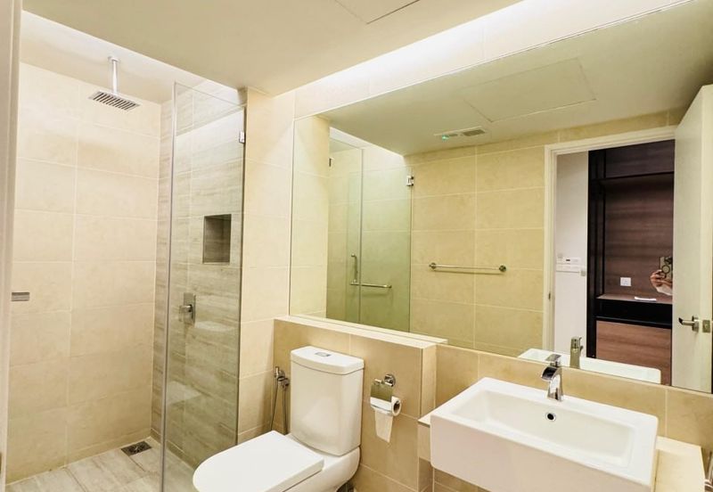 Want to sell nice unit Studio type windmill upon hills 