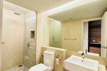 Want to sell nice unit Studio type windmill upon hills 