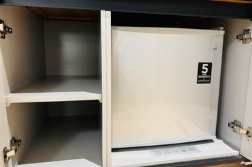 Want to sell nice unit Studio type windmill upon hills 