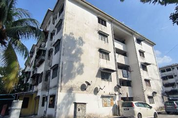 Want to sell flat seksyen 1 bandar teknologi kajang