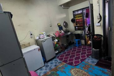 Want to sell flat seksyen 1 bandar teknologi kajang