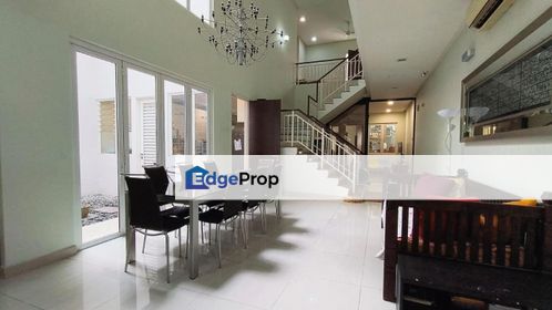For sale facing open superlink temasya suria glenmarie, Selangor, Glenmarie