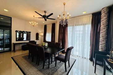 For sale bungalow banyan close bandar bukit mahkota