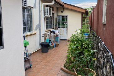 For sell bungalow lavender height senawang 