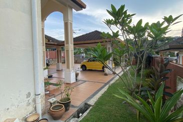 For sell bungalow lavender height senawang 