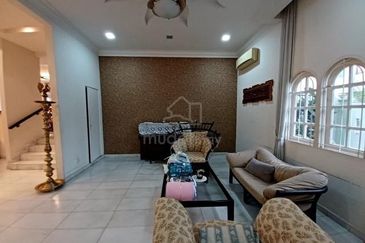 For sell double storey bungalow ss2