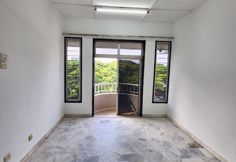 1K Tricourt, Sri Sentosa