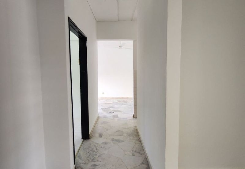 1K Tricourt, Sri Sentosa