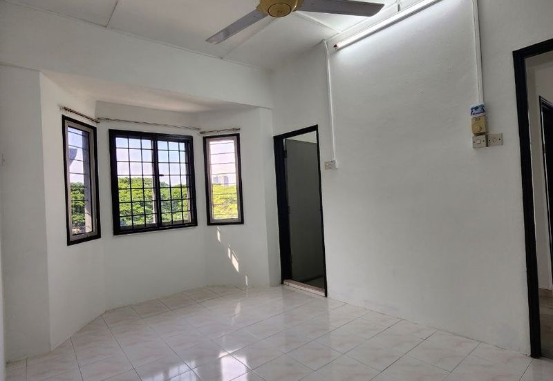 1K Tricourt, Sri Sentosa