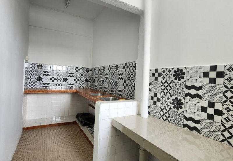 1K Tricourt, Sri Sentosa