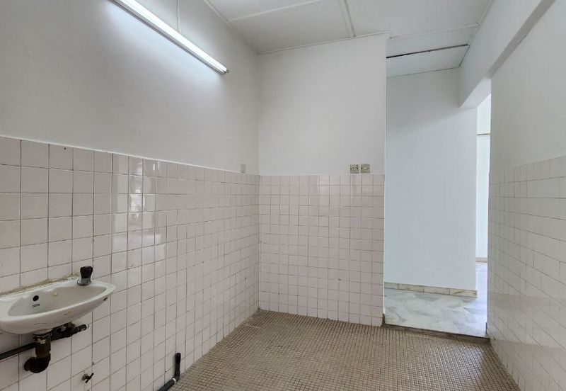 1K Tricourt, Sri Sentosa