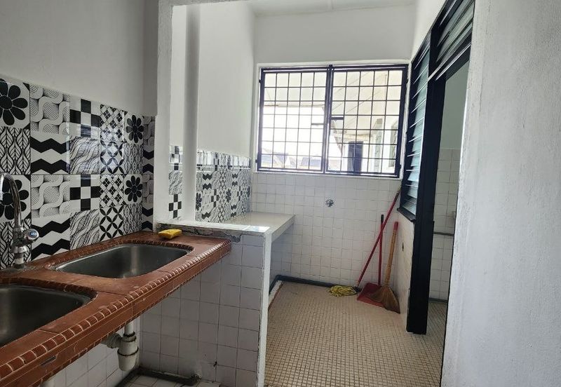 1K Tricourt, Sri Sentosa