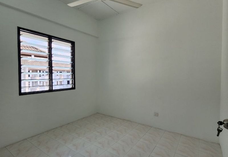 1K Tricourt, Sri Sentosa