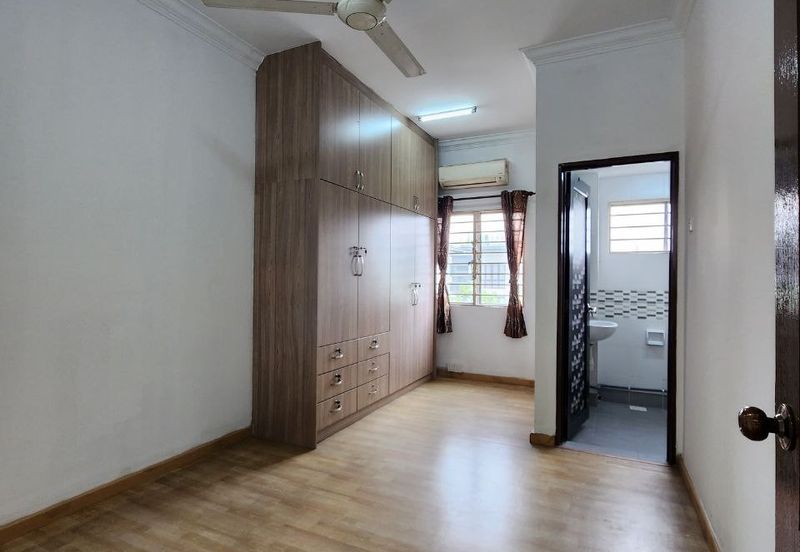 For sell 3 storey terrace house taman kinrara mas