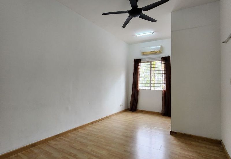 For sell 3 storey terrace house taman kinrara mas