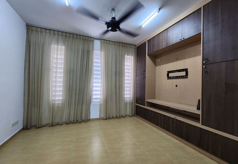 For sell 3 storey terrace house taman kinrara mas