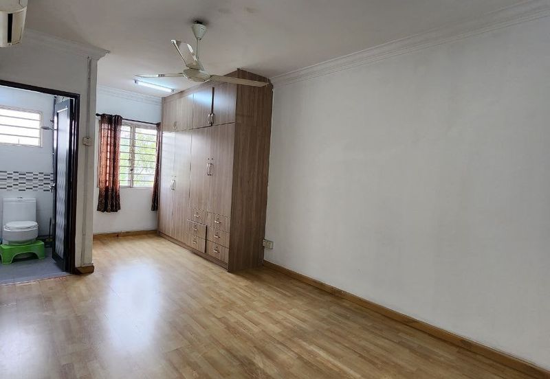 For sell 3 storey terrace house taman kinrara mas