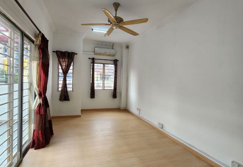 For sell 3 storey terrace house taman kinrara mas