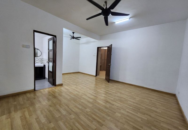 For sell 3 storey terrace house taman kinrara mas