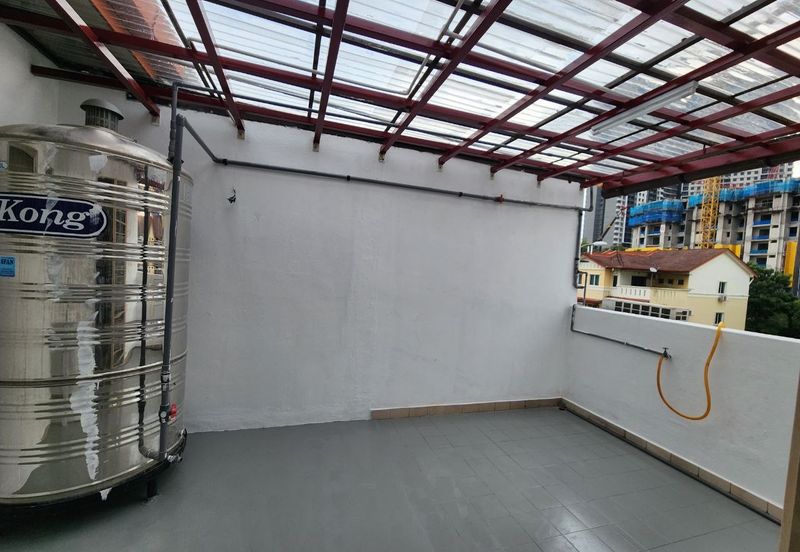 For sell 3 storey terrace house taman kinrara mas