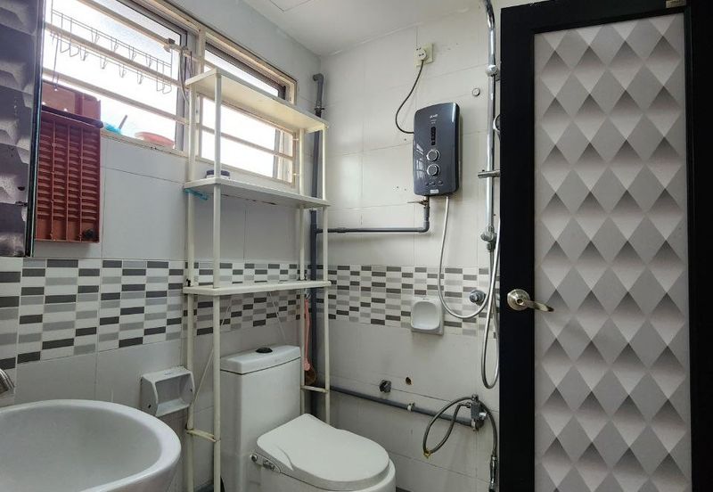 For sell 3 storey terrace house taman kinrara mas