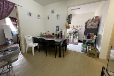 Pangsapuri Bukit Baru, Jalan Keramat Hujung, Kuala Lumpur (Nearby LRT Jelatek, Hot Area)
