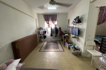 Pangsapuri Bukit Baru, Jalan Keramat Hujung, Kuala Lumpur (Nearby LRT Jelatek, Hot Area)
