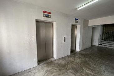 Pangsapuri Bukit Baru, Jalan Keramat Hujung, Kuala Lumpur (Nearby LRT Jelatek, Hot Area)
