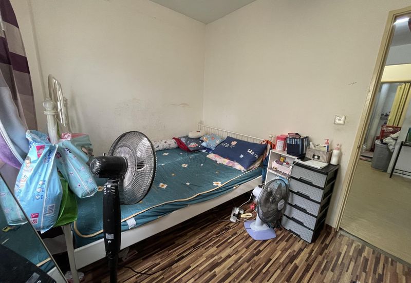 Pangsapuri Bukit Baru, Jalan Keramat Hujung, Kuala Lumpur (Nearby LRT Jelatek, Hot Area)
