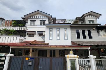 Kinrara Mas 3 Storey House [MOVE IN CONDITION]