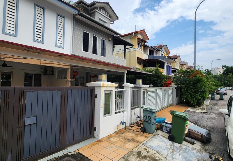 Kinrara Mas 3 Storey House [MOVE IN CONDITION]
