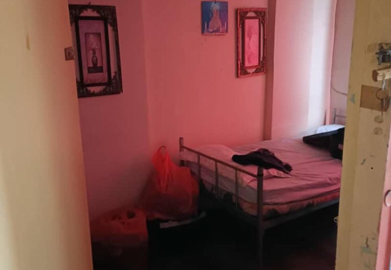 Flat Desa Mentari Blok 5