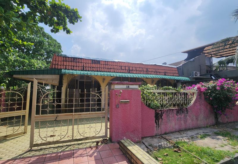 Semi-Detached single storey House, Petaling Jaya Selangor 