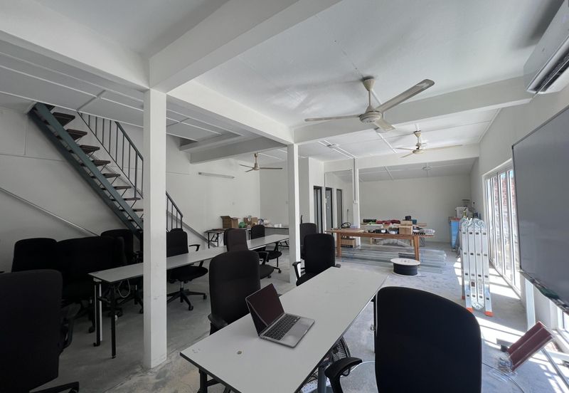 1.5 Storey Corner Lot Terrace House in Seapark PJ selangor