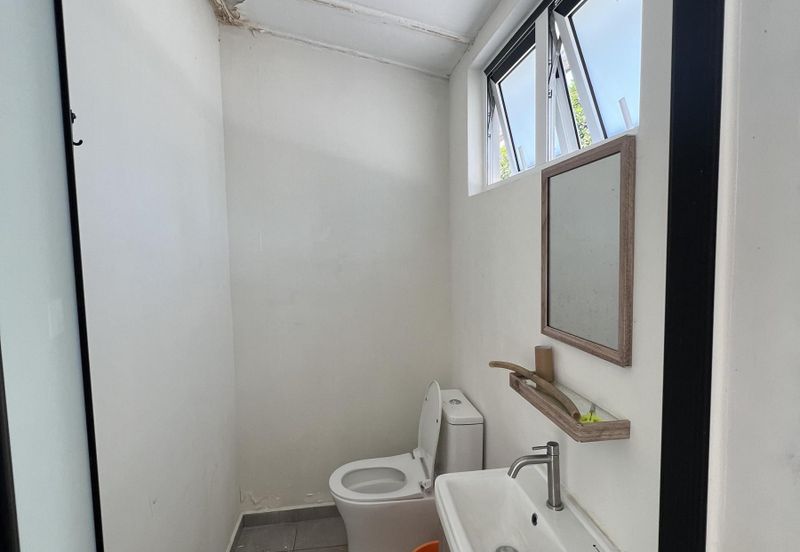 1.5 Storey Corner Lot Terrace House in Seapark PJ selangor