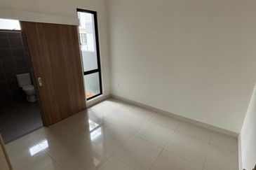 Double Storey Terraced House At Nadira 3, Bandar Bukit Raja