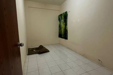 End Lot Ground Floor Pangsapuri Kasturi Tiara, Balakong