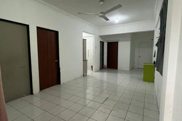 End Lot Ground Floor Pangsapuri Kasturi Tiara, Balakong