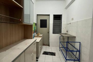 End Lot Ground Floor Pangsapuri Kasturi Tiara, Balakong