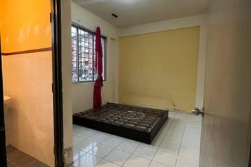 End Lot Ground Floor Pangsapuri Kasturi Tiara, Balakong